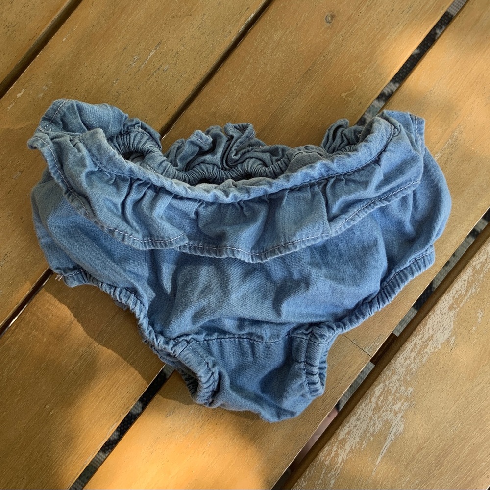 Ruffle Chambray shorts